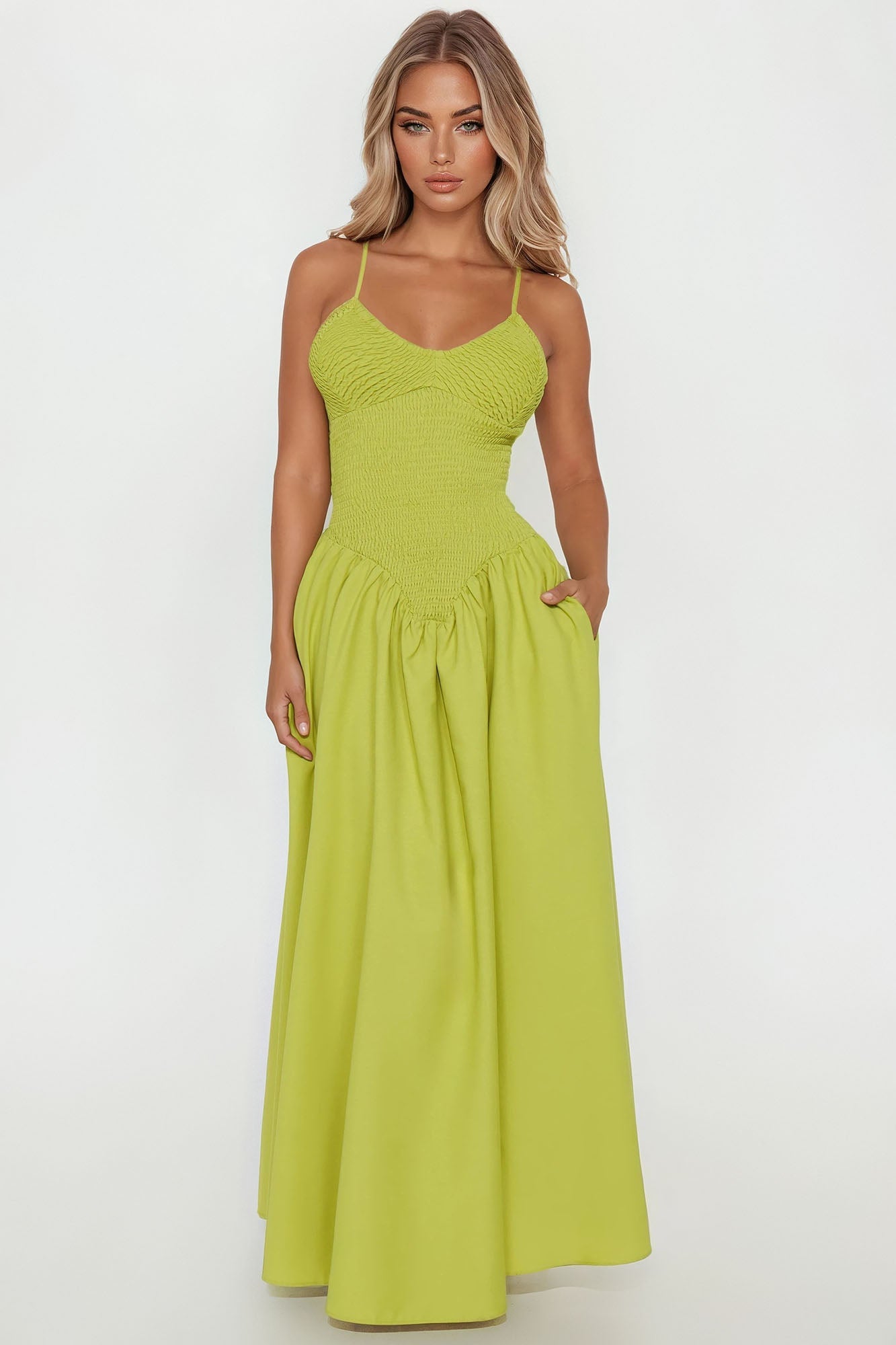https://cdn.shopify.com/s/files/1/0293/9277/files/05-01-25_S3_34_D20051C_Green_JP_AS_13-18-36_16616_CM-Vita_SG.jpg?v=1747407029